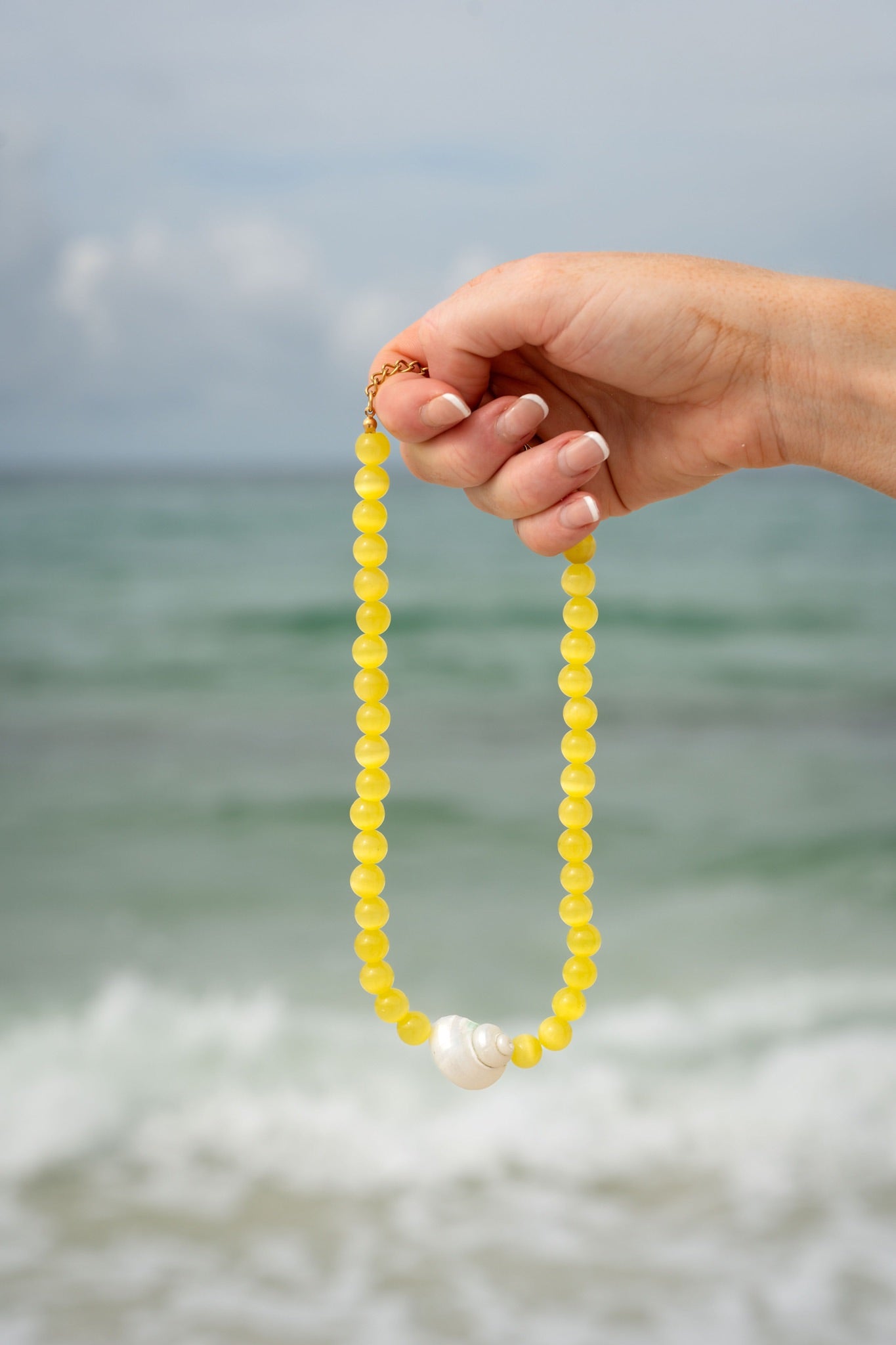 SUNSHINE SHELL NECKLACE