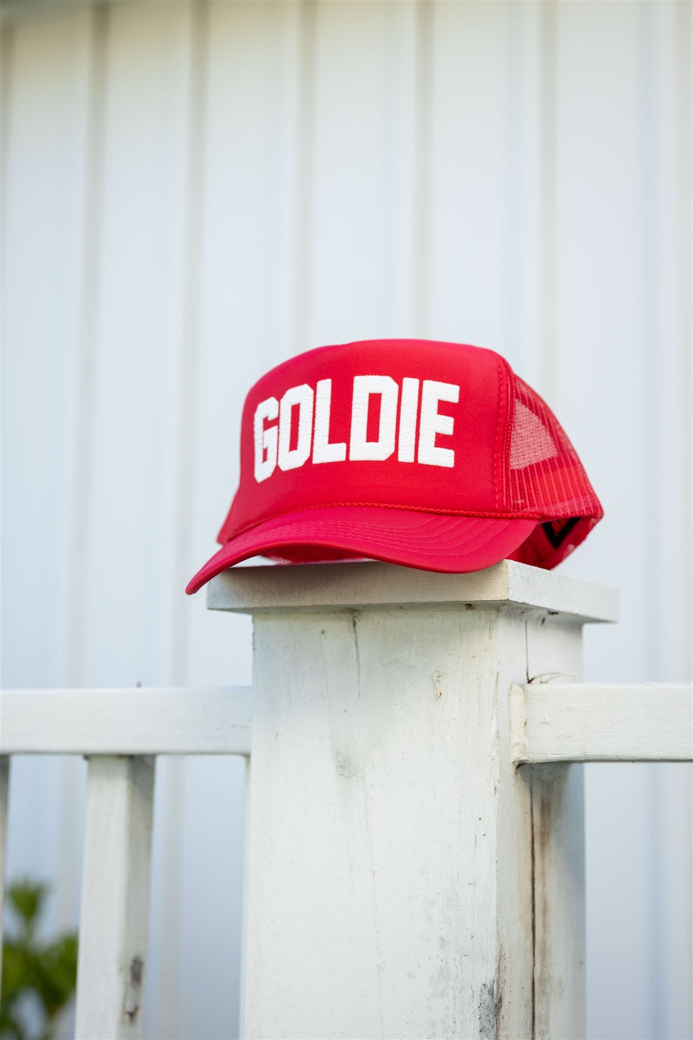 SCARLET WAVE TRUCKER HAT