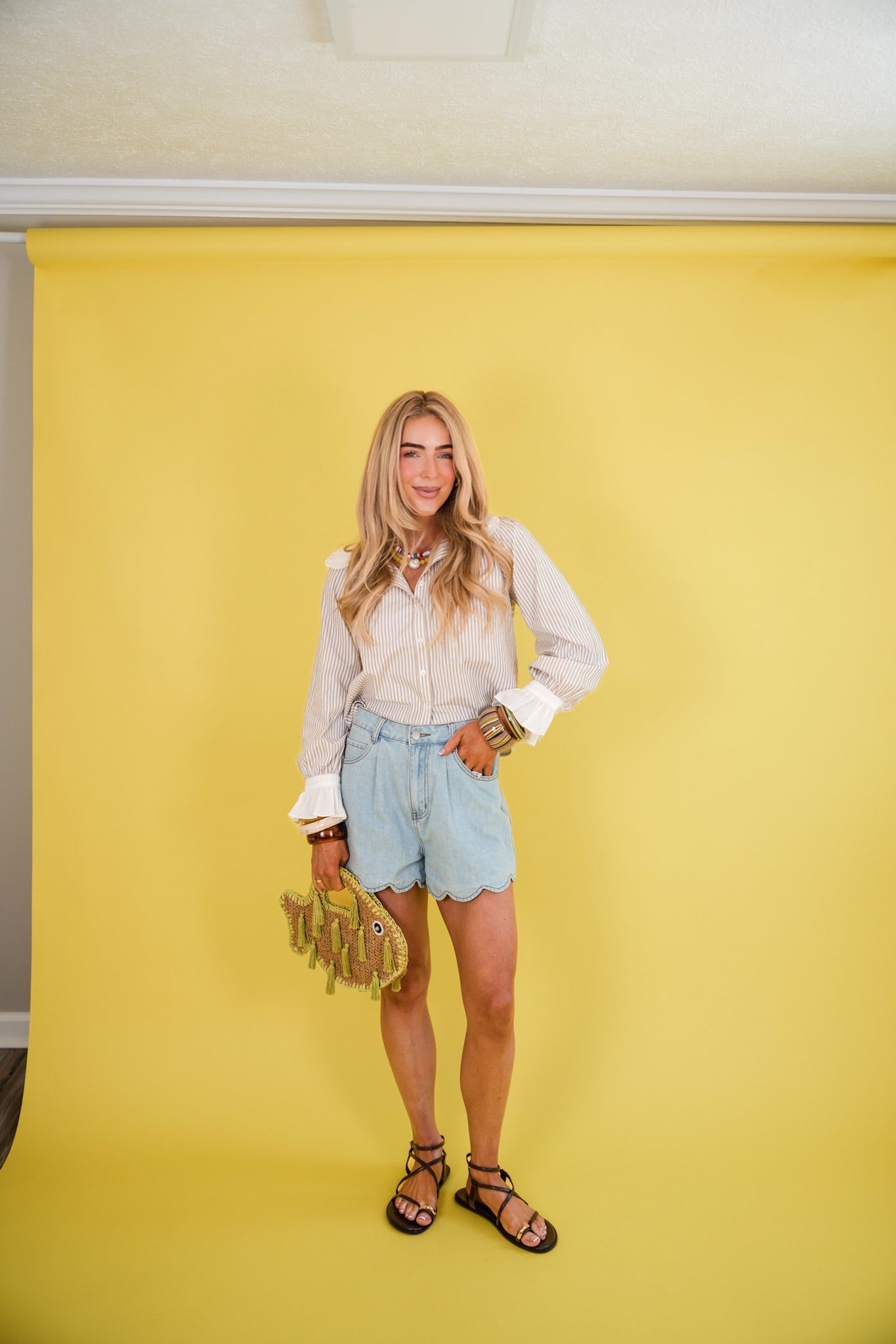 THE COASTAL CLASSIC BUTTON DOWN