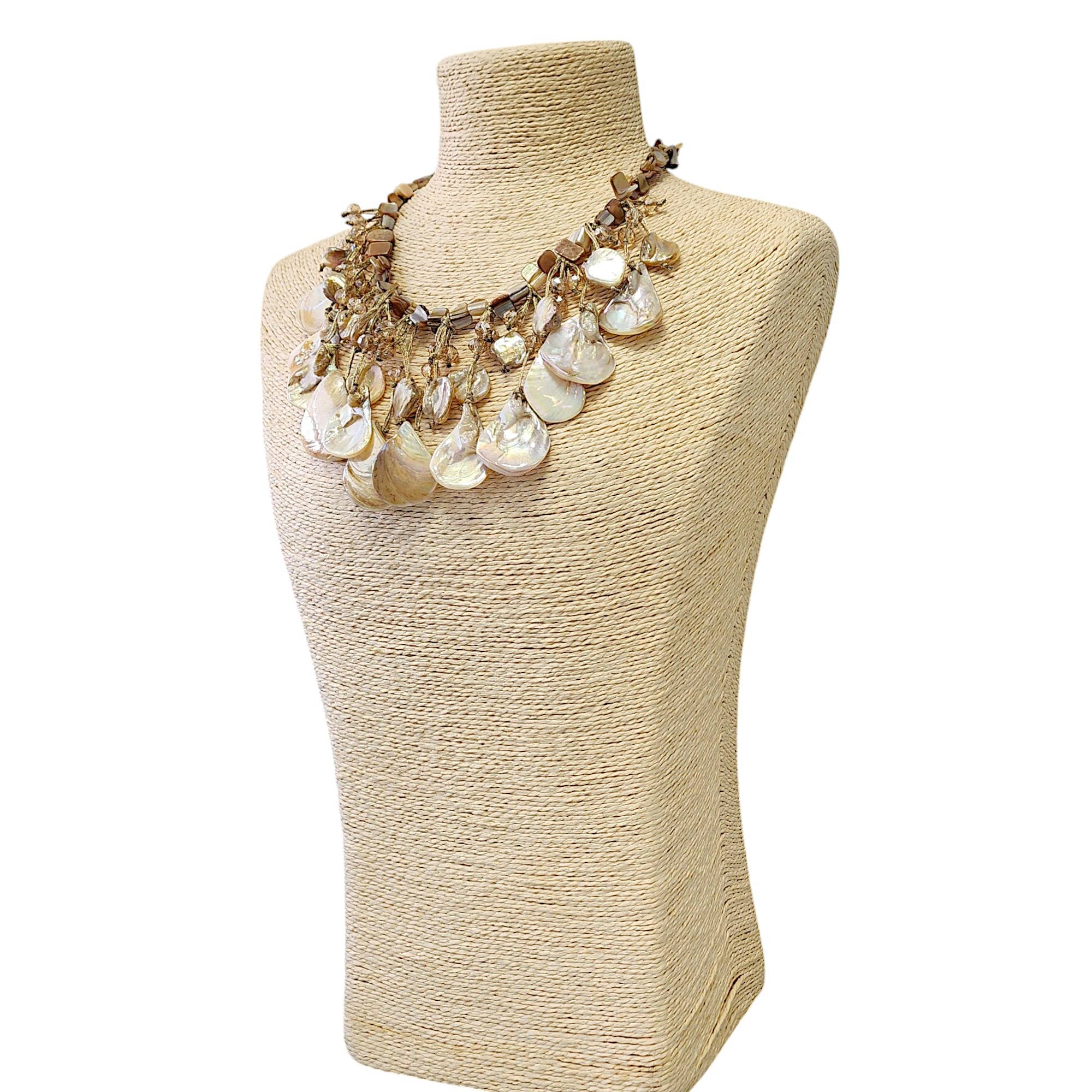 SEASHELL NECKLACE