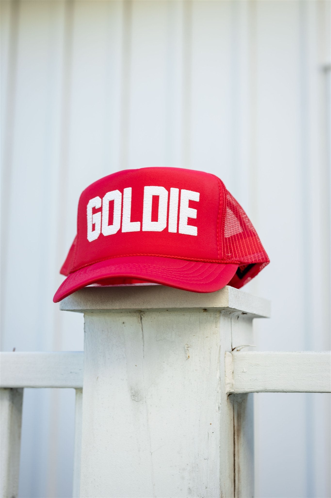 SCARLET WAVE TRUCKER HAT