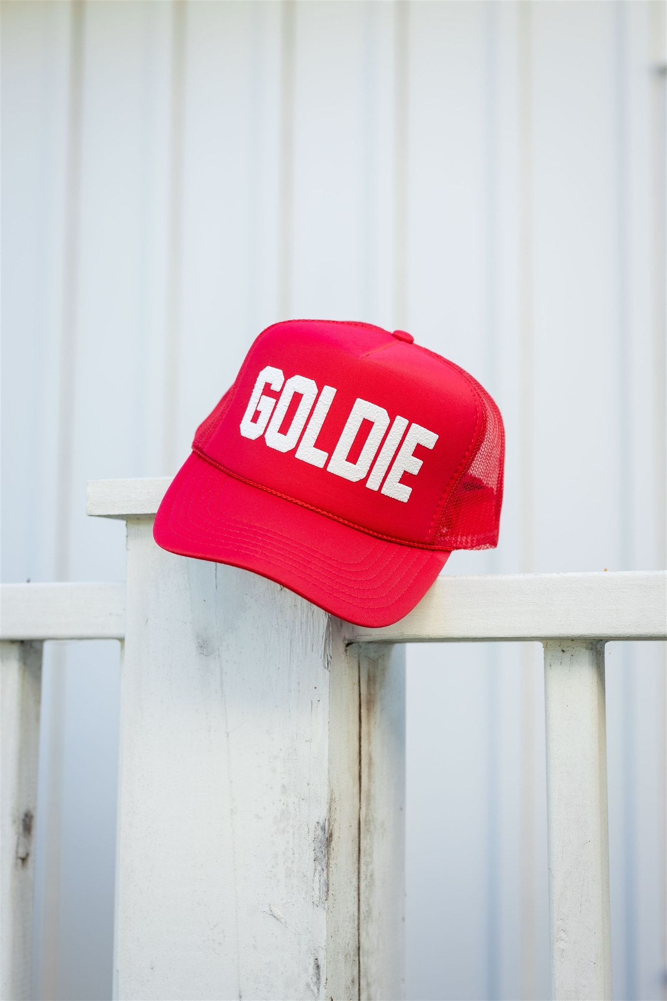 SCARLET WAVE TRUCKER HAT