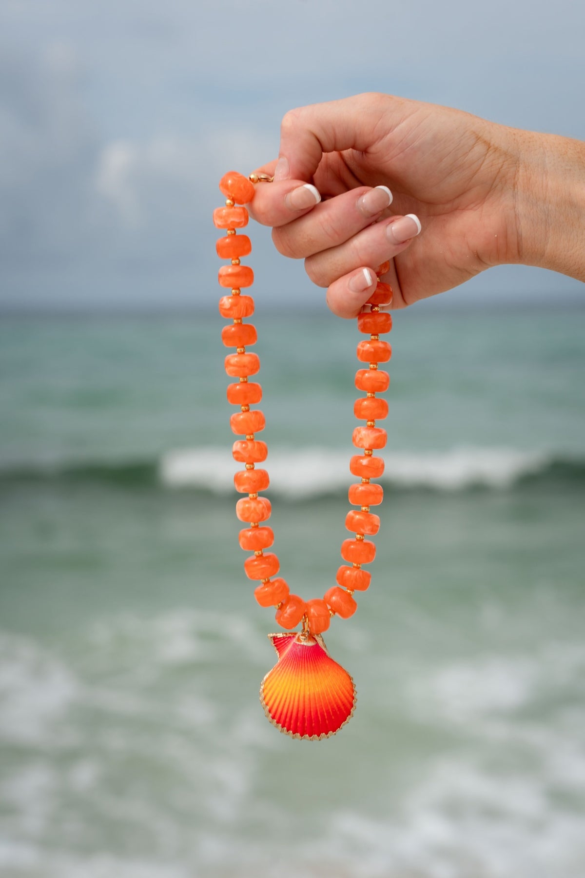 AMBER CLAM NECKLACE