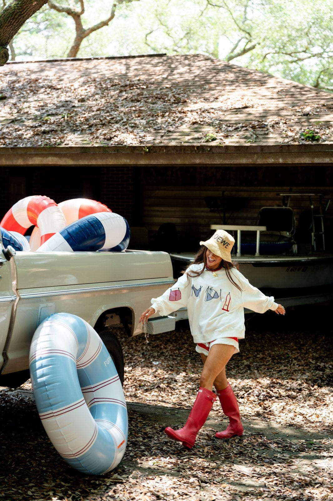 THE SUMMER HOUSE SWEATSHIRT