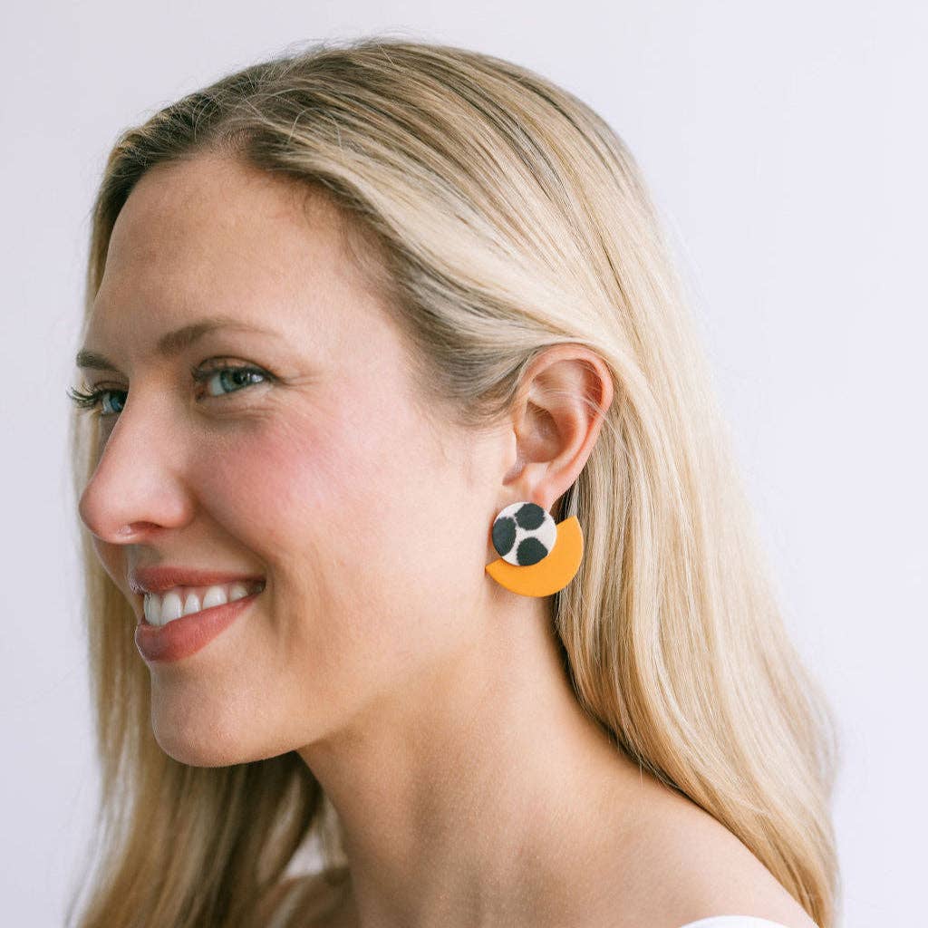 LE STUD EARRING