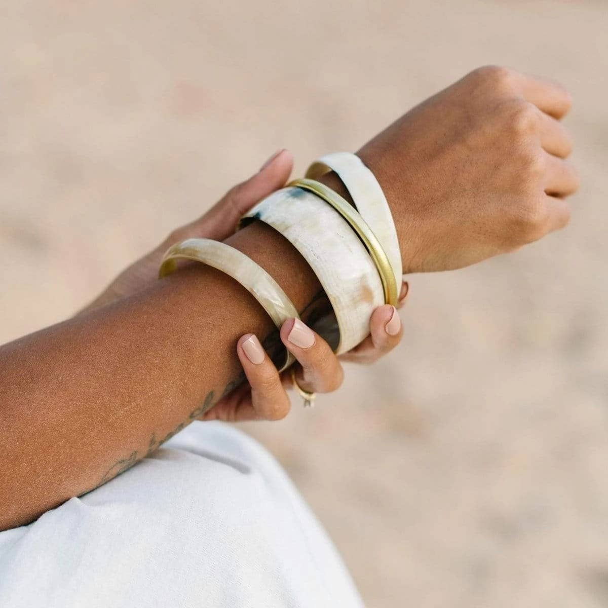 NATURAL HORN BANGLE SET
